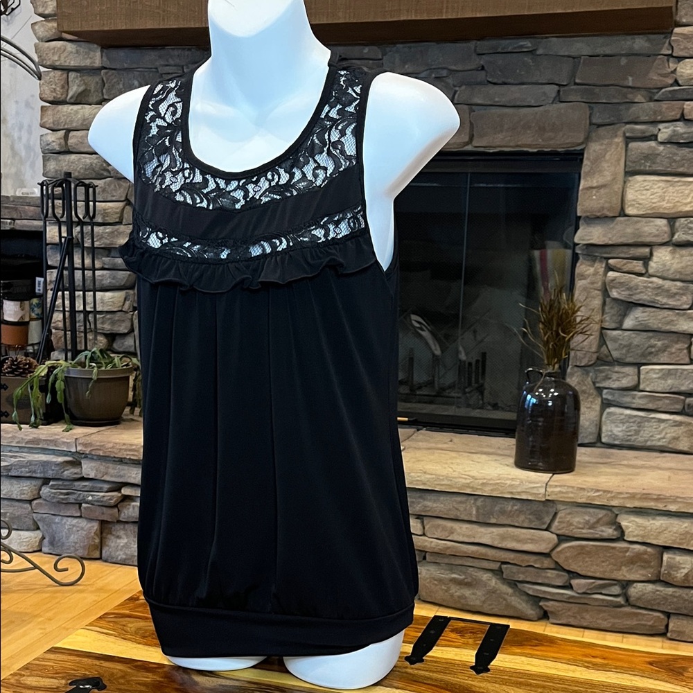 NWT Six degrees of Separation Black Tank Top w/ Lace and Ruffles, Sz JrLg
